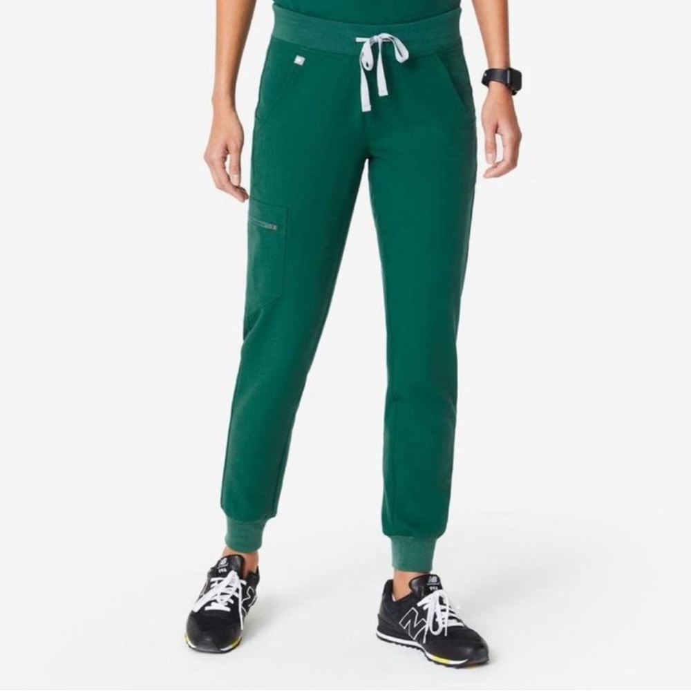 Figs (XS) Hunter Green Zamora Joggers